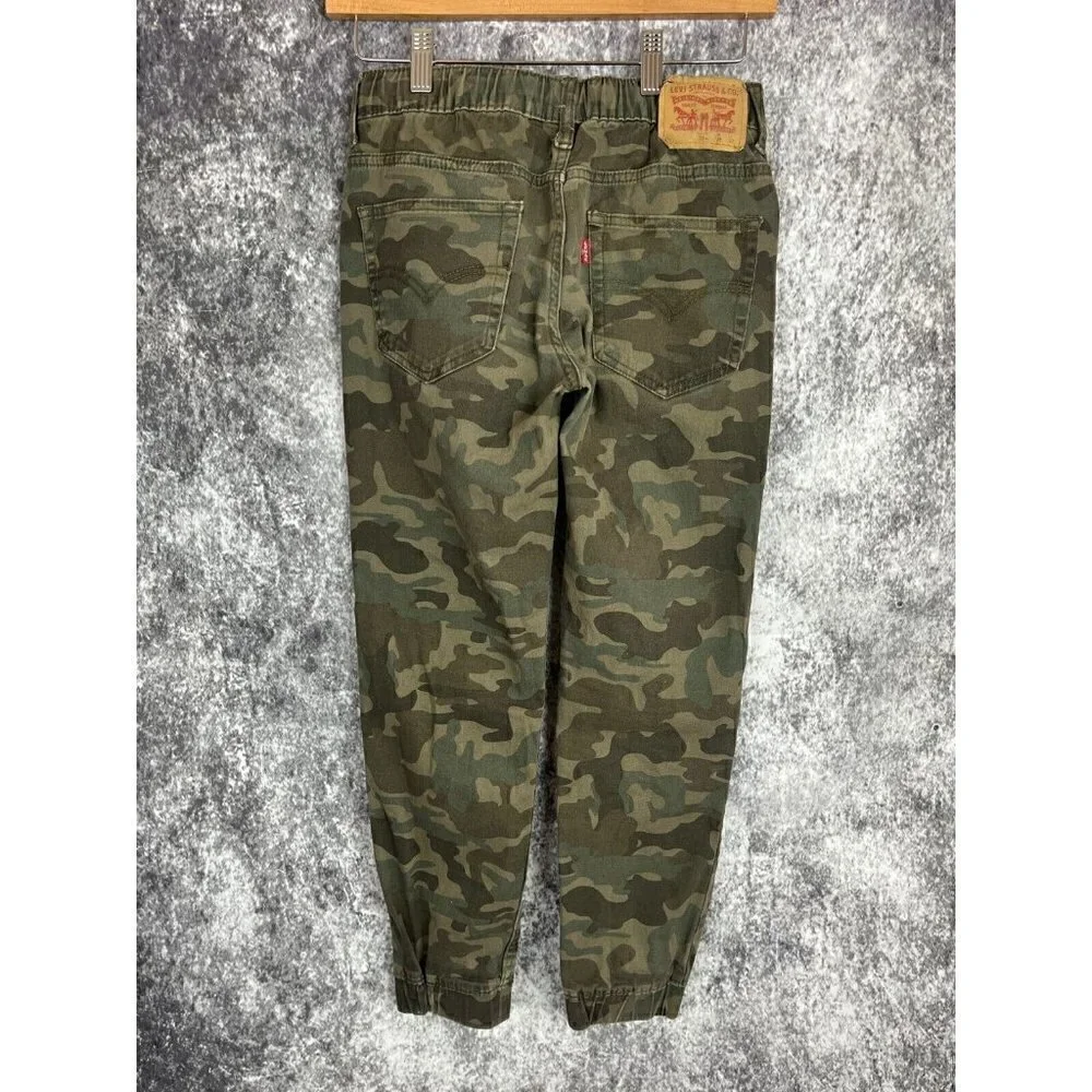 Levis levis green